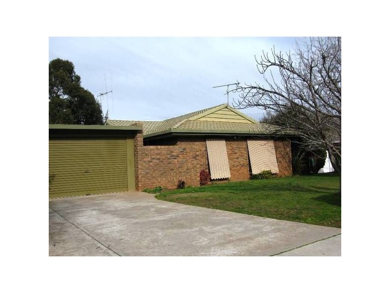 6 Cheriton Drive, Strathdale VIC 3550