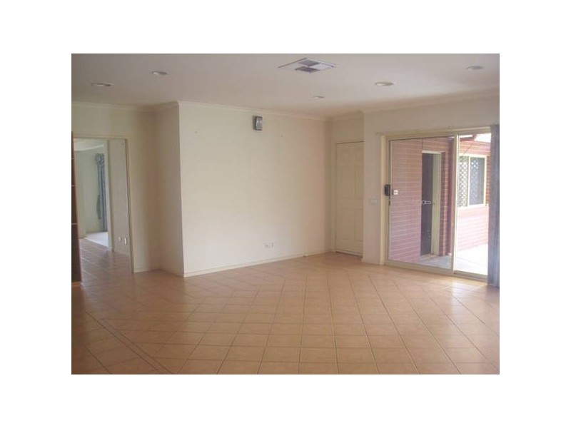 16 Parkside Blvd, Strathdale VIC 3550