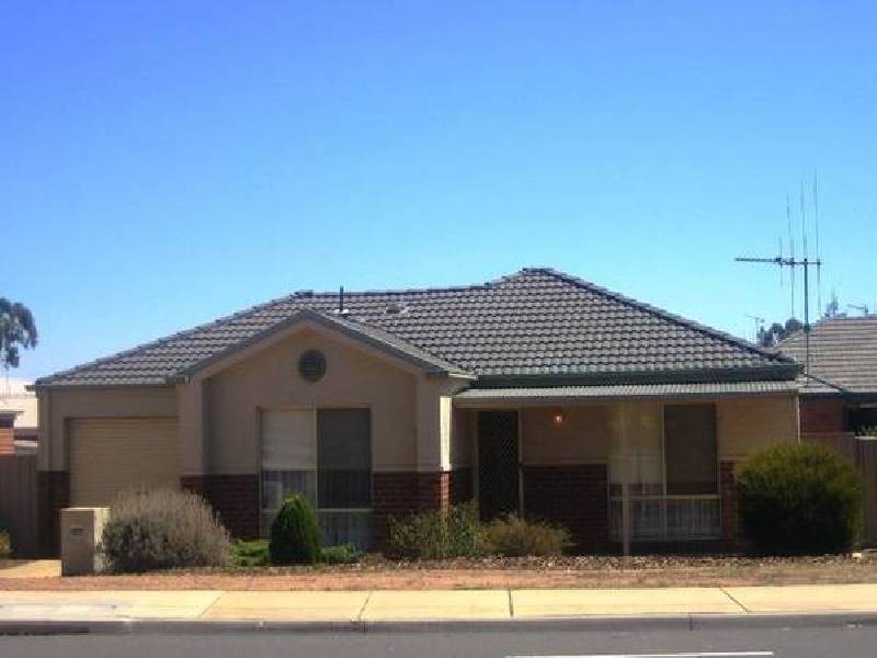 4 Edwards Road, Kennington VIC 3550