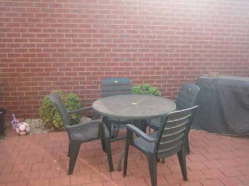 4 Edwards Road, Kennington VIC 3550