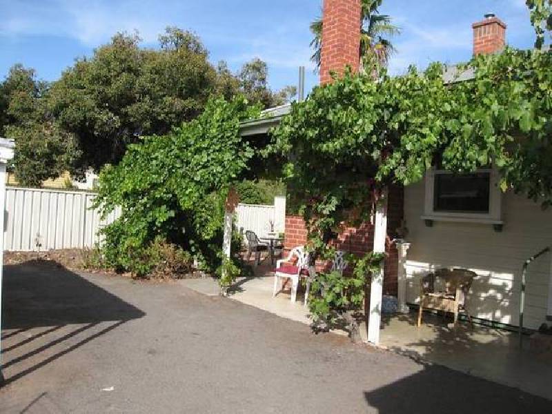 6 Dungey Avenue, Flora Hill VIC 3550