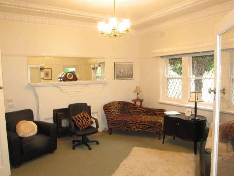 6 Dungey Avenue, Flora Hill VIC 3550