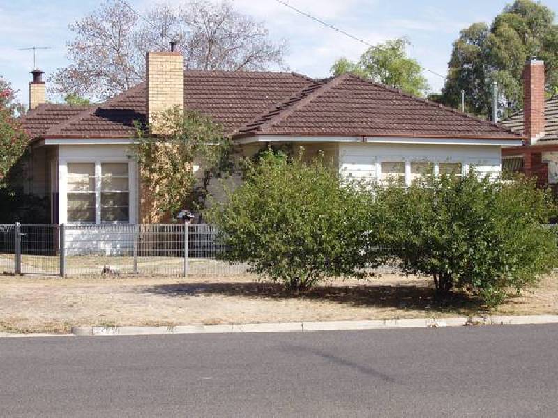 20 Carpenter Street, Kangaroo Flat VIC 3555