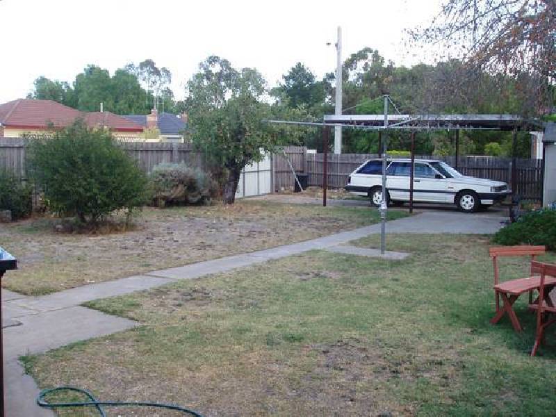 20 Carpenter Street, Kangaroo Flat VIC 3555