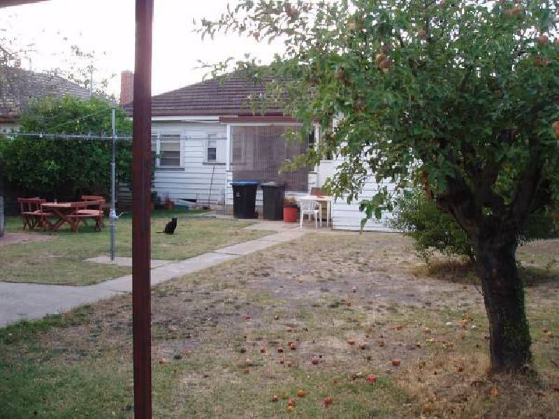 20 Carpenter Street, Kangaroo Flat VIC 3555