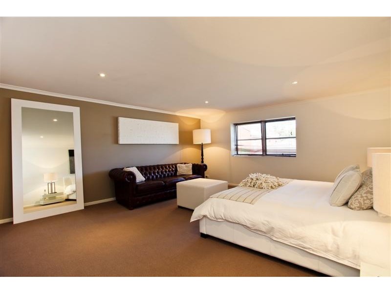 3 Hoskins Street, Quarry Hill VIC 3550