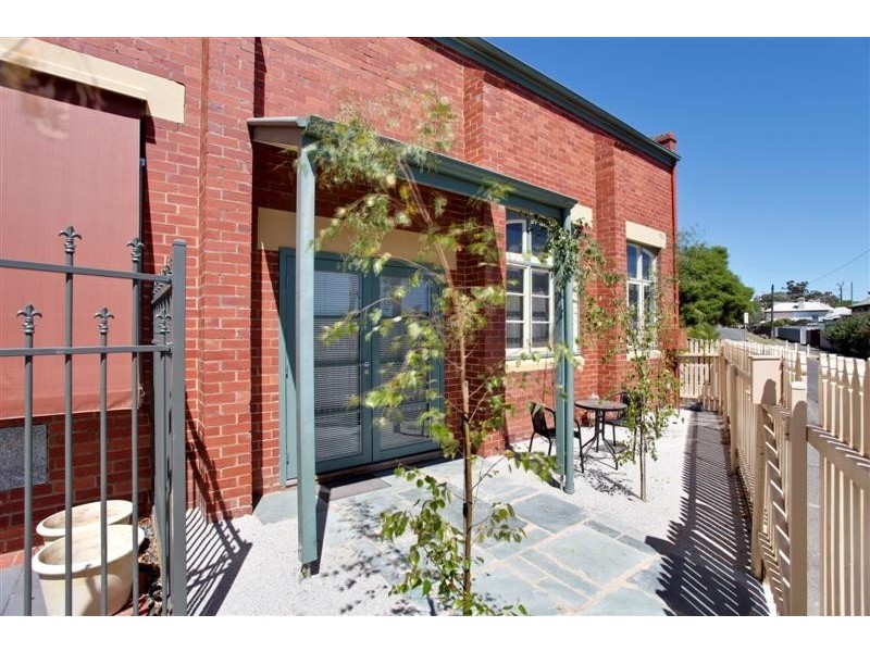 3 Hoskins Street, Quarry Hill VIC 3550