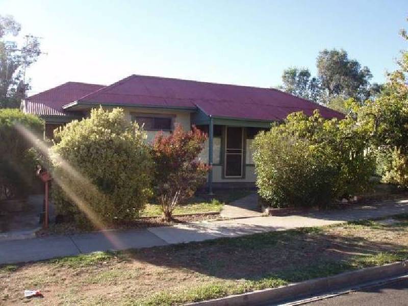 16 Putnam Avenue, Strathdale VIC 3550