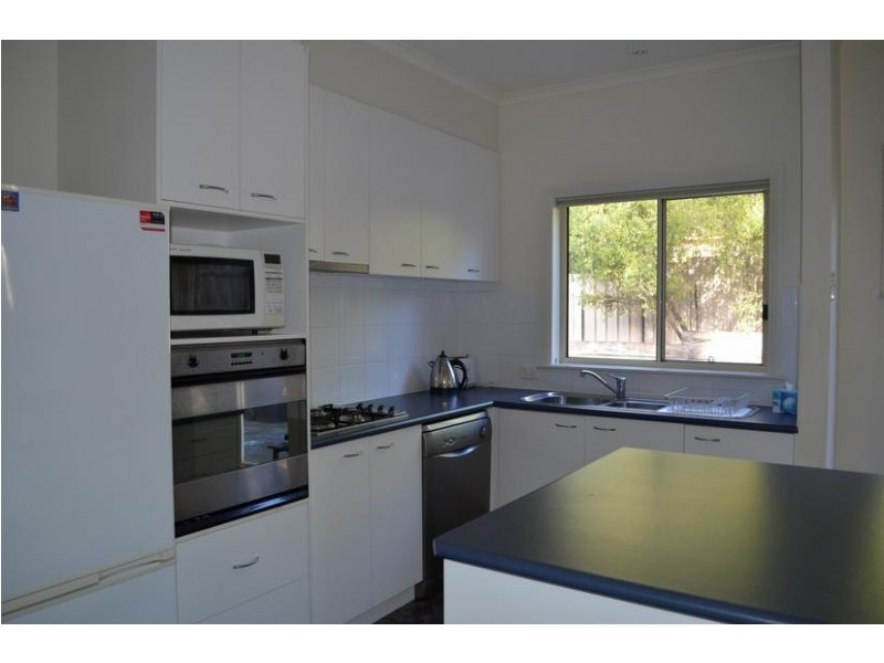 4/10 Malcolm Street, Quarry Hill VIC 3550