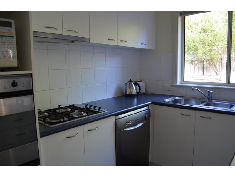 4/10 Malcolm Street, Quarry Hill VIC 3550