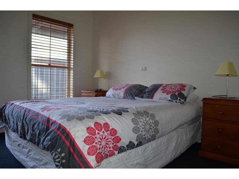 4/10 Malcolm Street, Quarry Hill VIC 3550