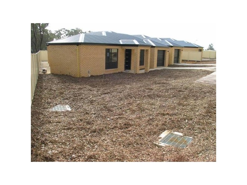 4/8 Dove Court, Eaglehawk VIC 3556
