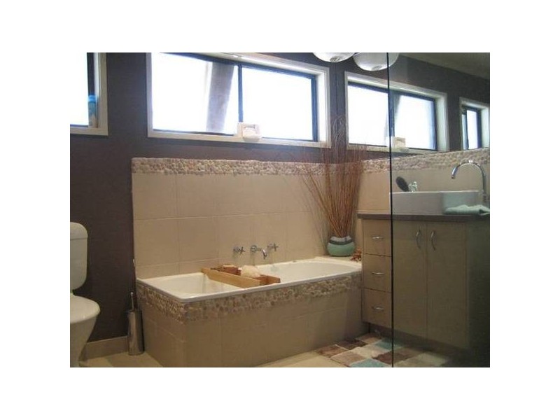 50 Olympic Parade, Kangaroo Flat VIC 3555