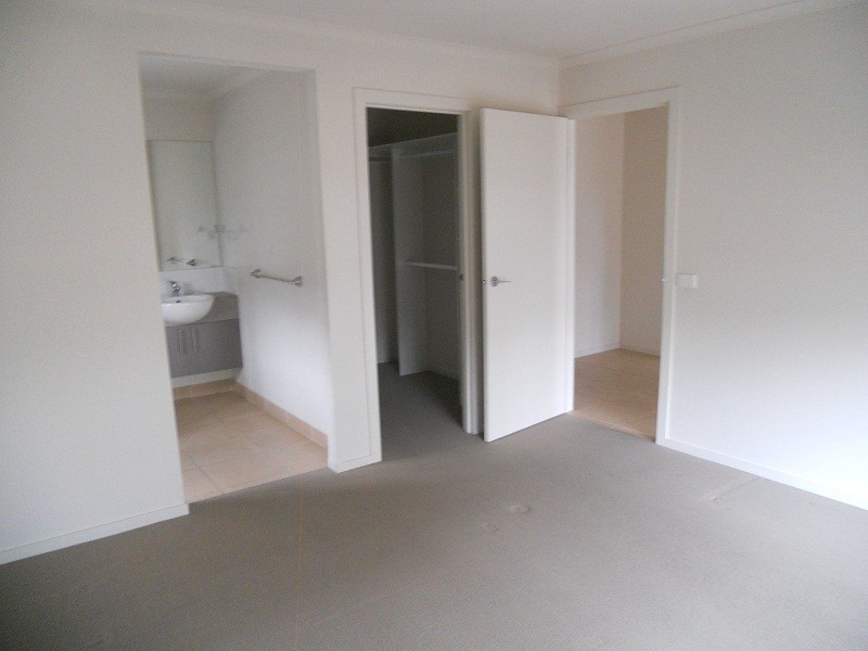 37 Mannagum Drive, Epsom VIC 3551