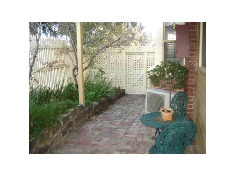 6 Carpenter Street, Quarry Hill VIC 3550