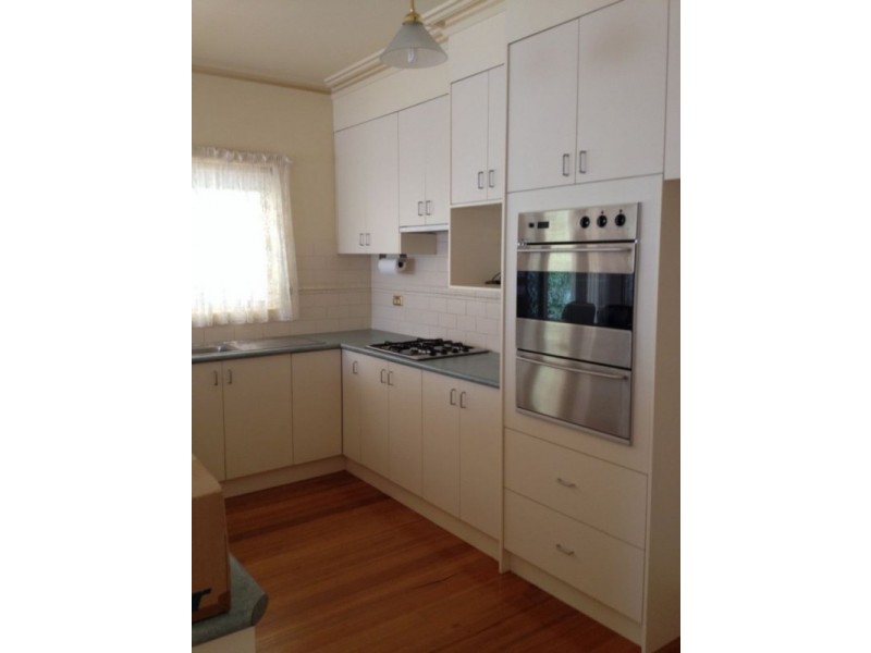 32 Palm Avenue, Spring Gully VIC 3550