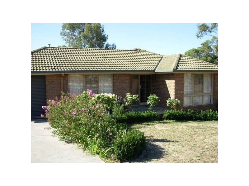 16 Bolton Drive, Strathdale VIC 3550