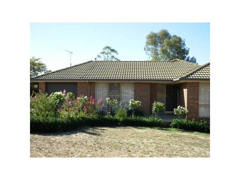 16 Bolton Drive, Strathdale VIC 3550