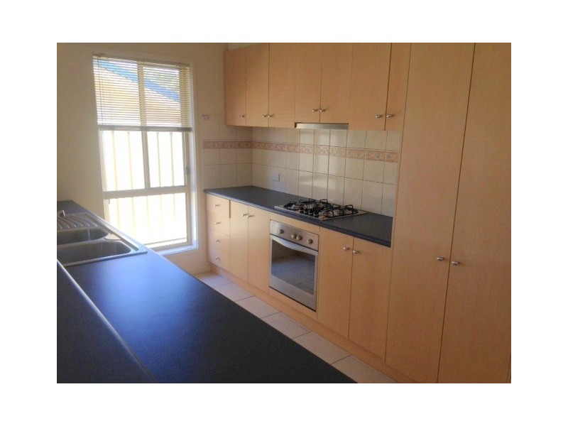 2/22 Mahon Avenue, Strathdale VIC 3550