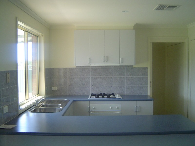 27 Cassandra Crescent, Epsom VIC 3551