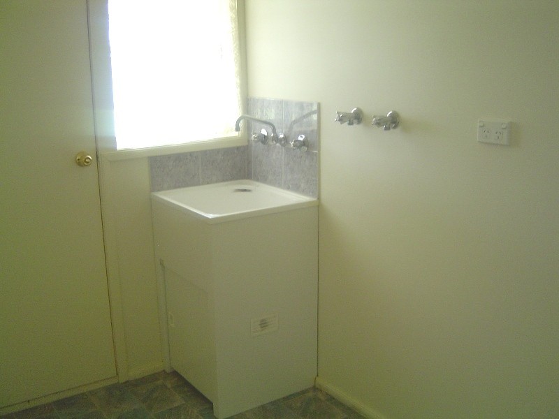 27 Cassandra Crescent, Epsom VIC 3551