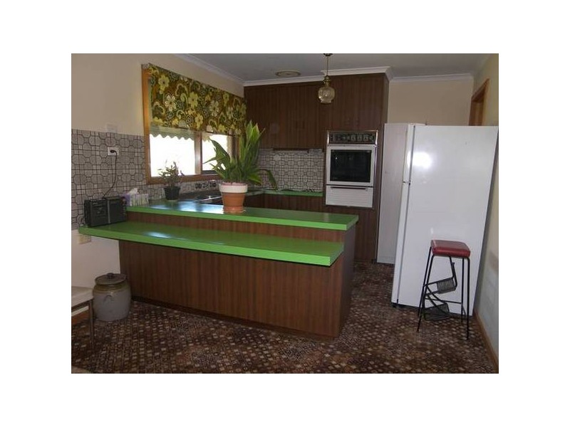 5 Earls Court, Golden Square VIC 3555