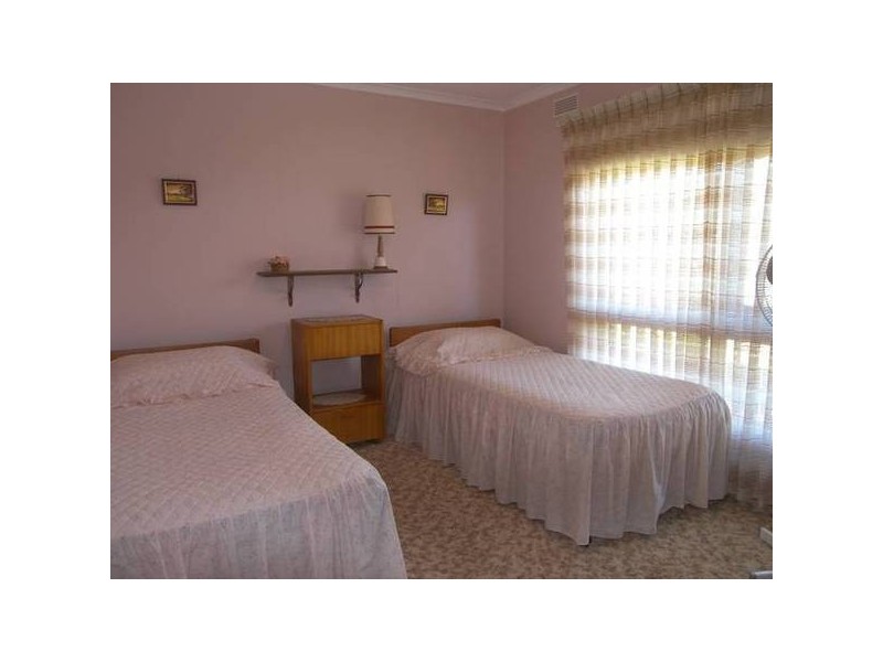 5 Earls Court, Golden Square VIC 3555