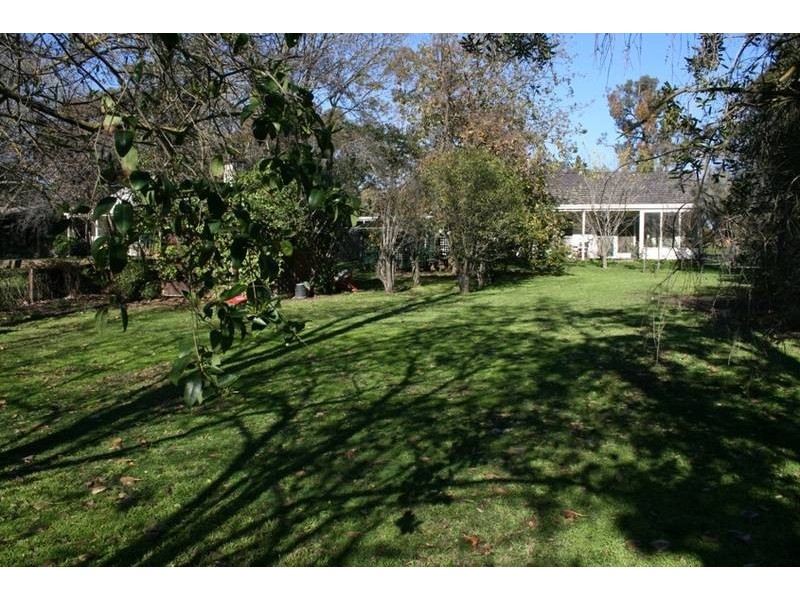 25 Steane Street, Kennington VIC 3550