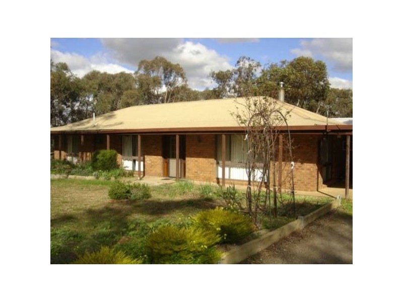4 Ridge Road, Junortoun VIC 3551