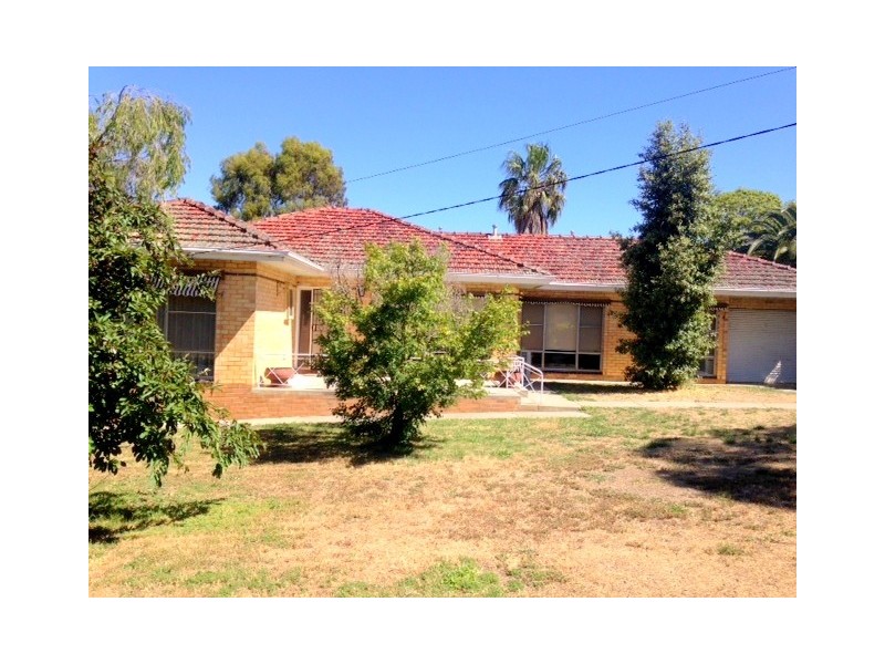 27 Park Street, Strathdale VIC 3550