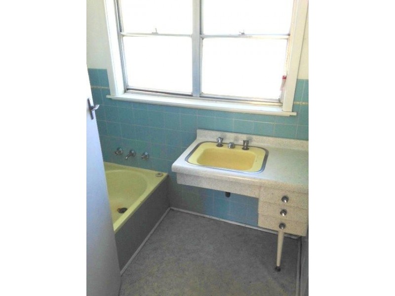 27 Park Street, Strathdale VIC 3550