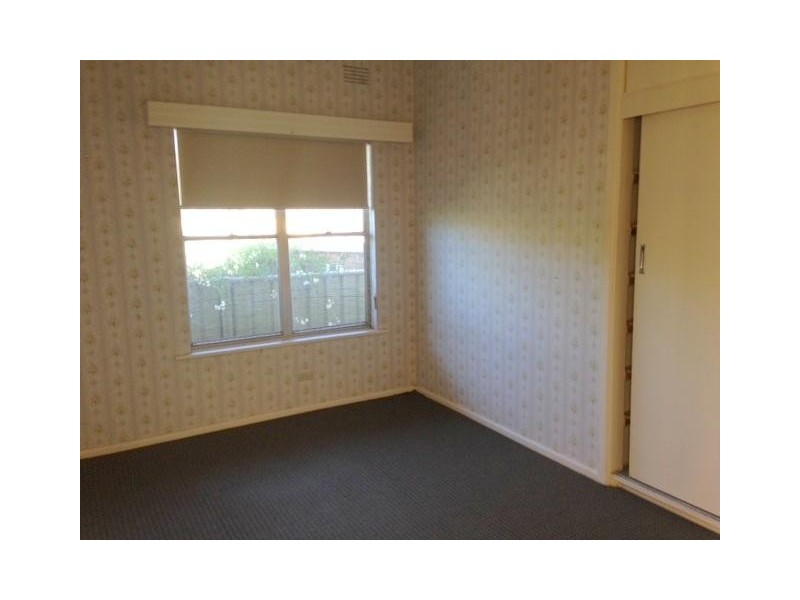 27 Park Street, Strathdale VIC 3550