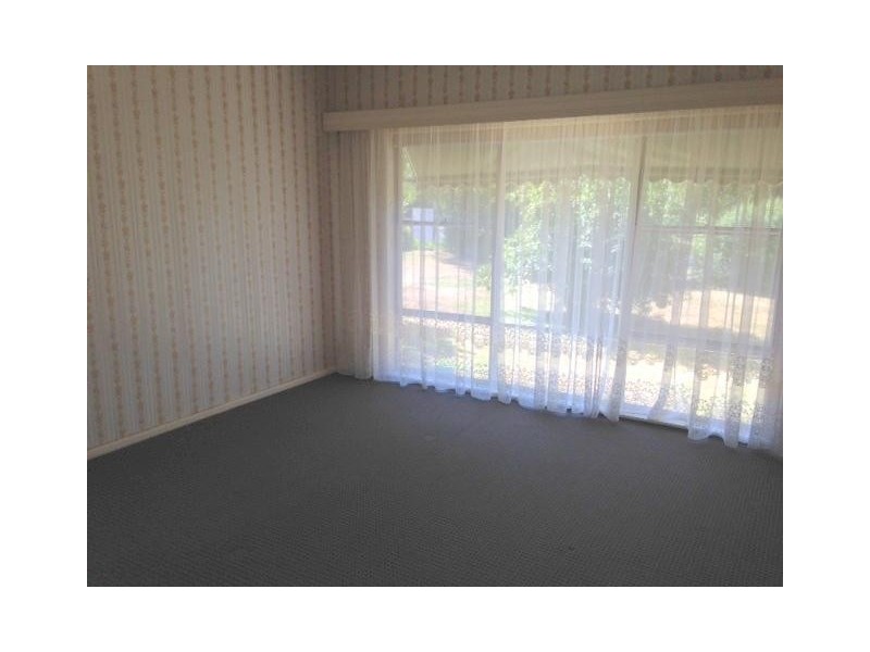 27 Park Street, Strathdale VIC 3550