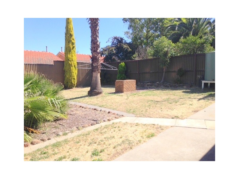 27 Park Street, Strathdale VIC 3550