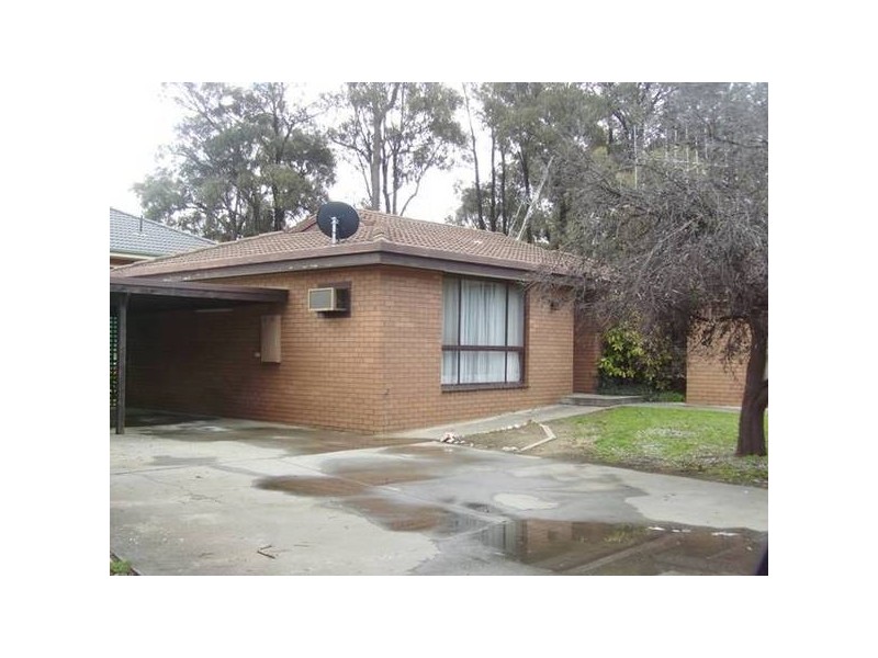 Lowndes Street, Kennington VIC 3550