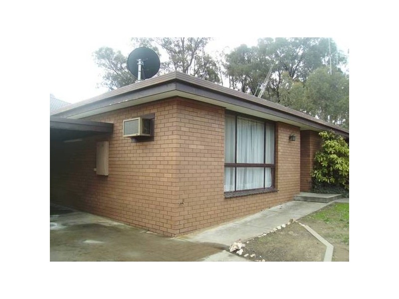 Lowndes Street, Kennington VIC 3550
