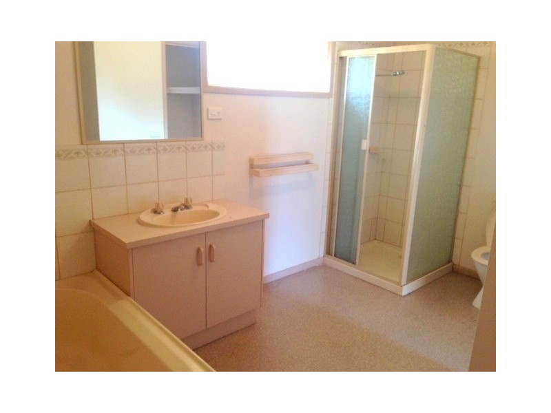1/23 Sherwood Drive, Flora Hill VIC 3550