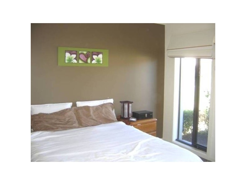 18 Symes Street, Kangaroo Flat VIC 3555