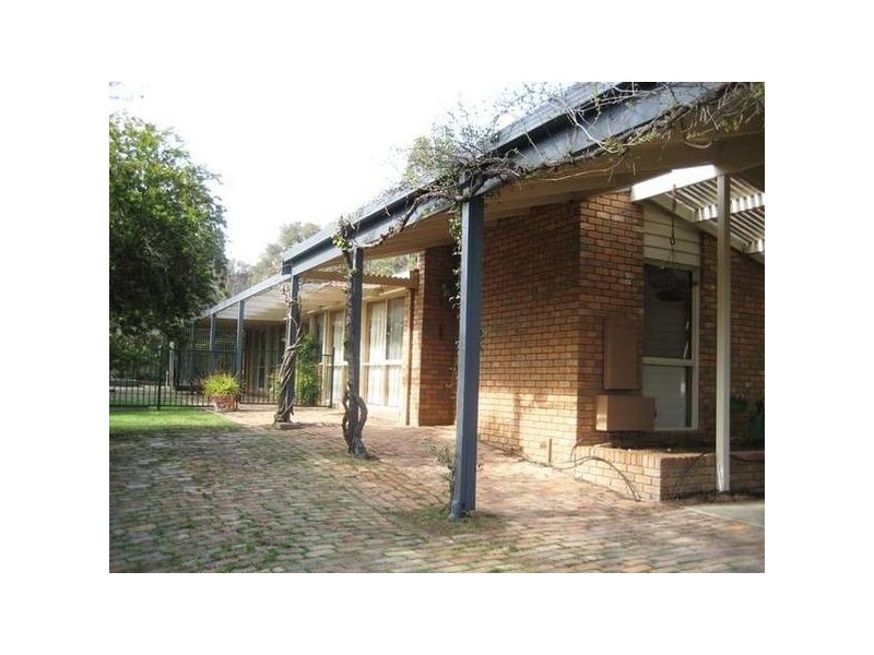 22 Mayfield Parade, Strathdale VIC 3550