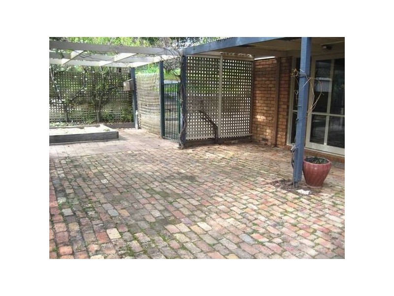 22 Mayfield Parade, Strathdale VIC 3550