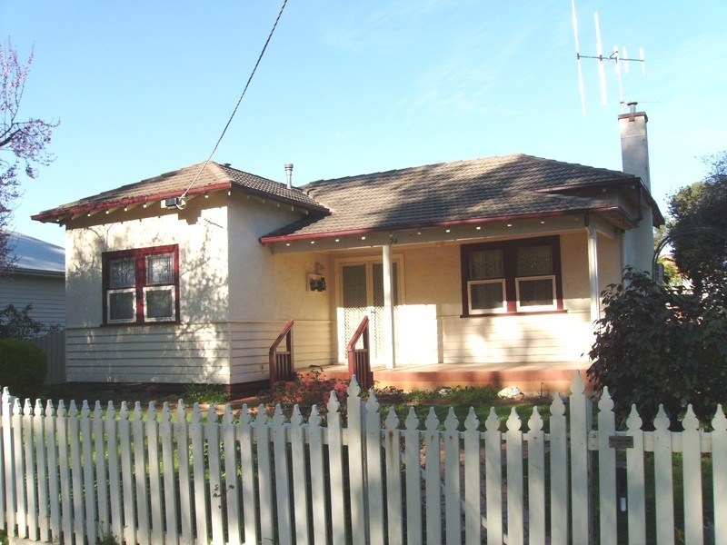 74 Napoleon Crescent, White Hills VIC 3550