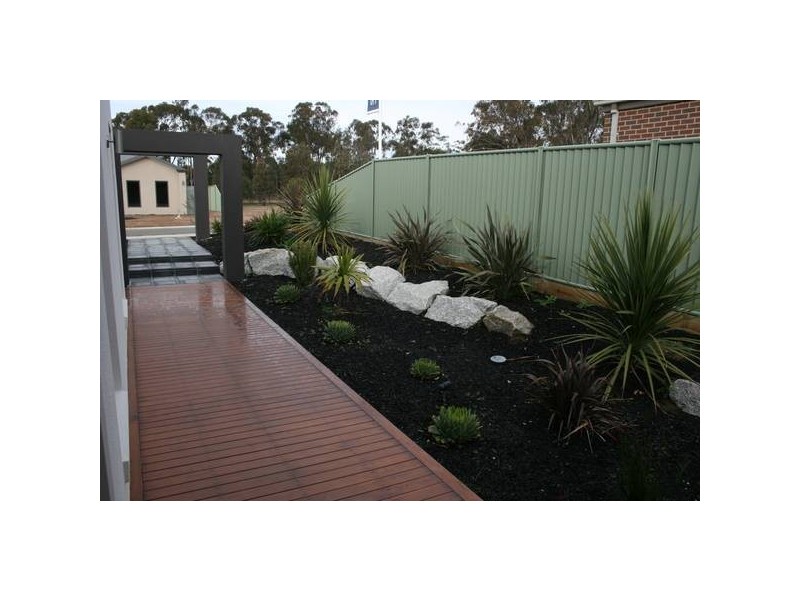 4 Stirling Avenue, Junortoun VIC 3551