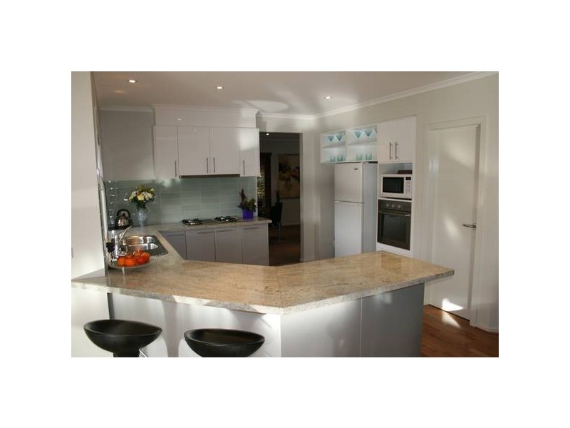 4 Stirling Avenue, Junortoun VIC 3551