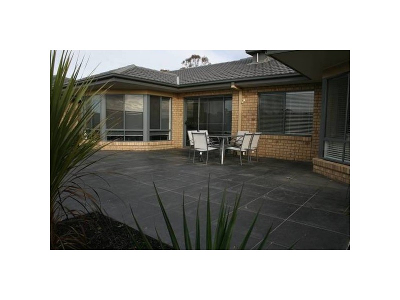 4 Stirling Avenue, Junortoun VIC 3551