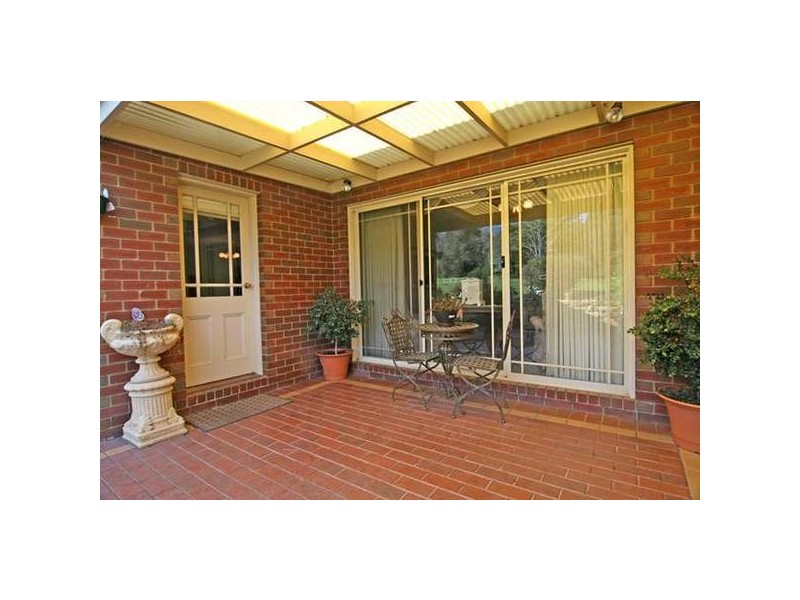 2 Inorom Place, Kennington VIC 3550