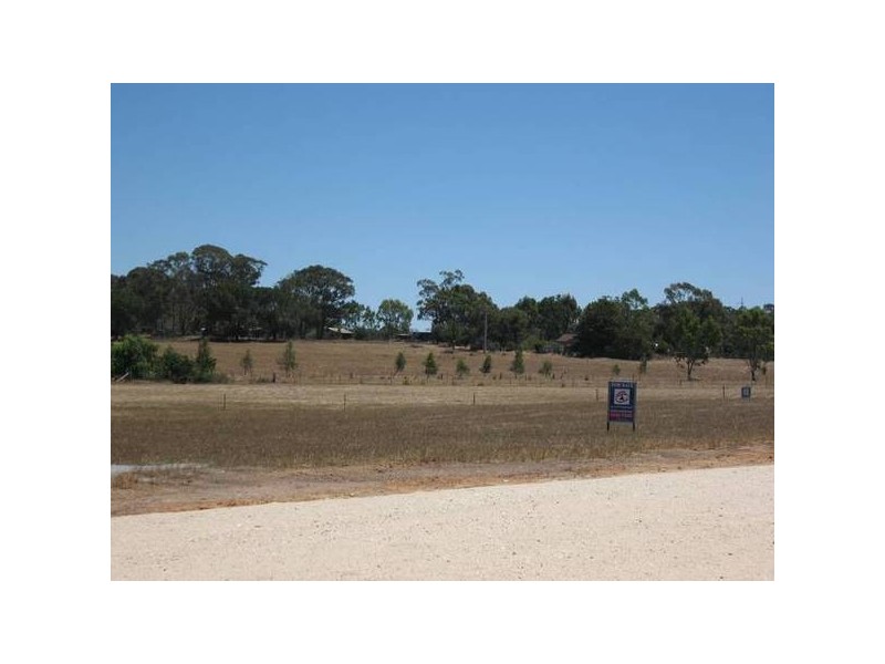 3 Datson Place, Junortoun VIC 3551