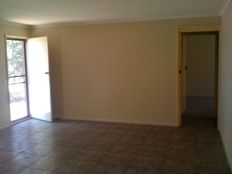 2/247 Mackenzie Street West, Kangaroo Flat VIC 3555