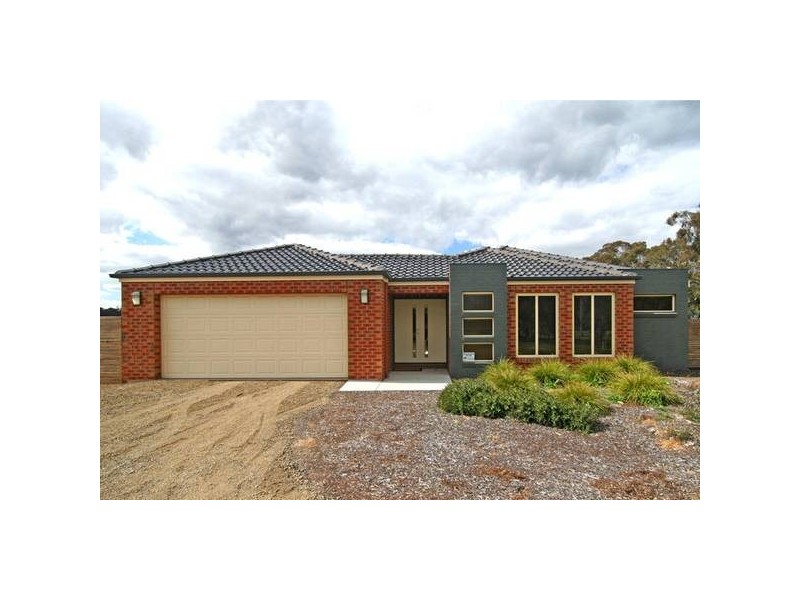 2 Domenica Drive, Junortoun VIC 3551