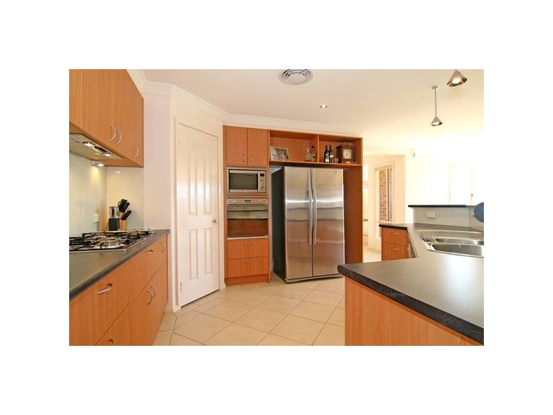 2 Domenica Drive, Junortoun VIC 3551
