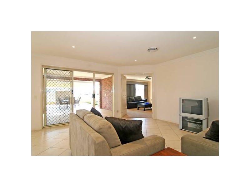 2 Domenica Drive, Junortoun VIC 3551
